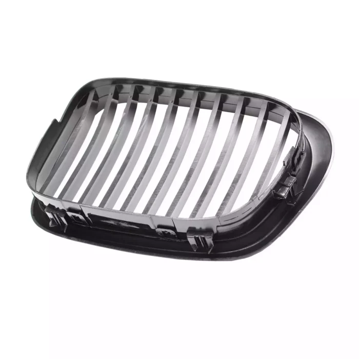 Juodos, blizgios, viengubos grotelės skirtos BMW E39 - Image 4