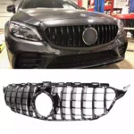 Juodos, blizgios grotelės skirtos Mercedes-Benz W205 (2018-)