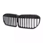 Juodos, blizgios, dvigubos grotelės skirtos BMW G11, G12 (2019-)