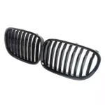 Juodos, blizgios, viengubos grotelės skirtos BMW F01, F02