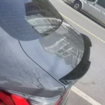 Juodas, blizgus spoileris skirtas BMW G22 - Image 4