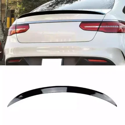 Juodas, blizgus spoileris skirtas Mercedes-Benz C292 Coupe