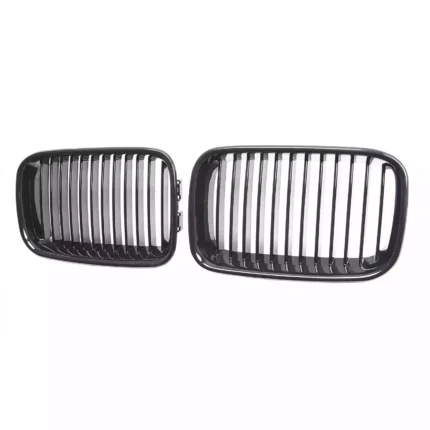 Juodos, blizgios, viengubos grotelės skirtos BMW E36 (1990-1996)